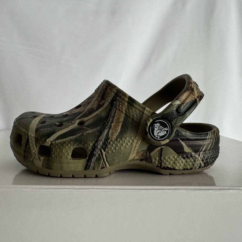 Camo Crocs Classic Clog Toddlers size 9